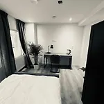 Tolstraat 75 - Senior Care Hotel
