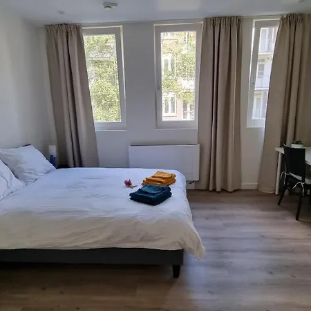 Hotel Tolstraat 75 - Senior Care 3*